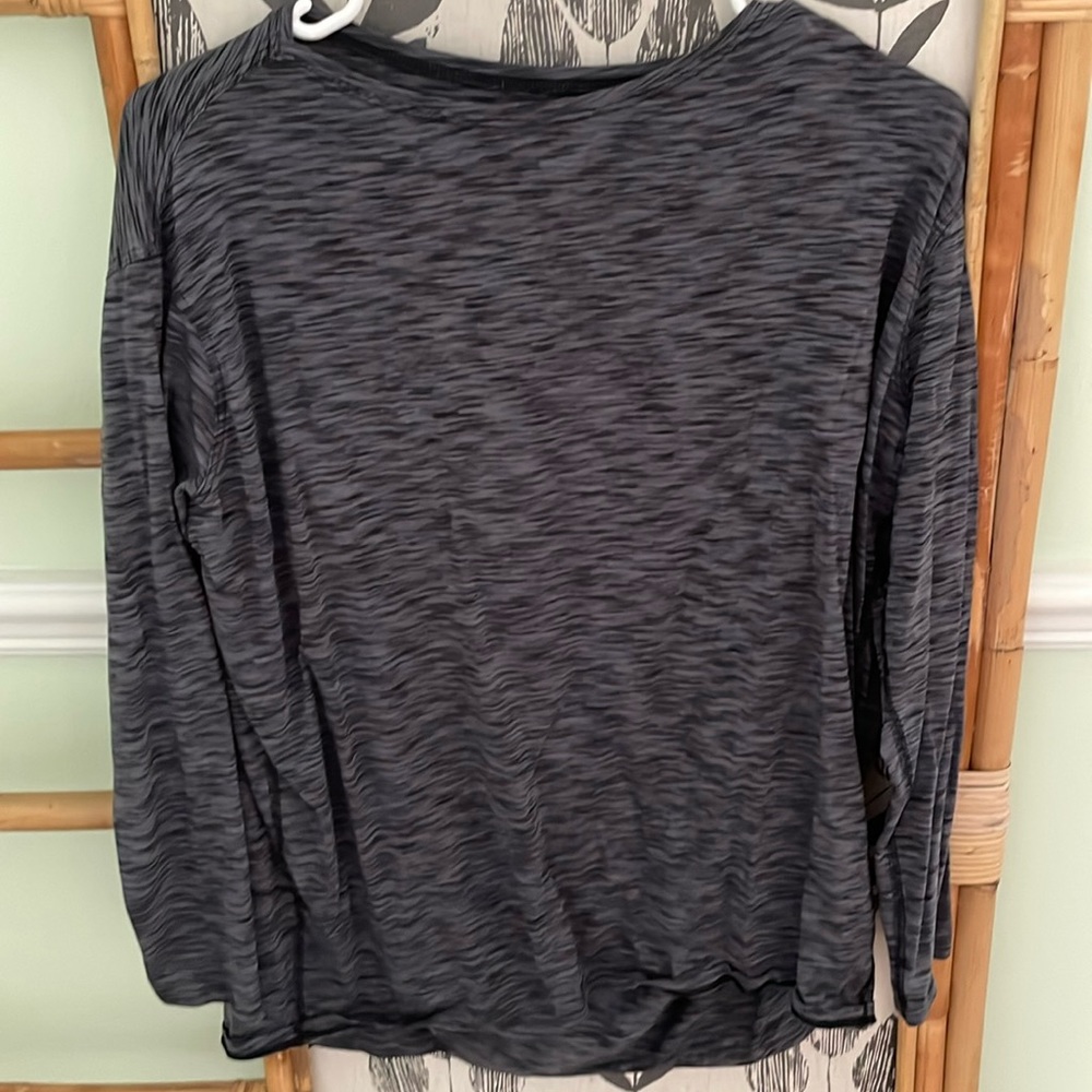 ✴️ EUC LULULEMON LONG SLEEVE LOOSE TOP SIZE 6/8 NOT SURE